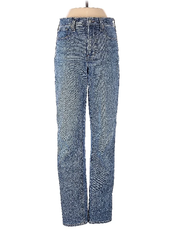 High-Rise Straight-leg Jeans in Medium Wash