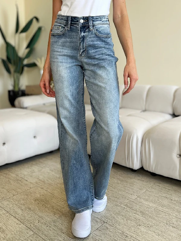 Judy Blue High Waist Light Wash Straight Leg Non Distressed Jeans