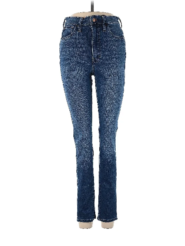 Mid-Rise Skinny Jeans in Medium Wash