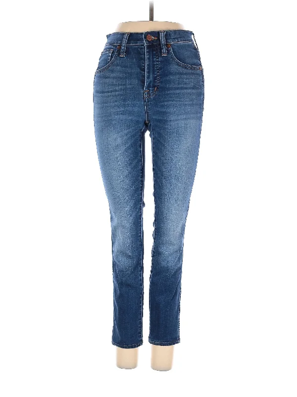 Mid-Rise Straight-leg Jeans in Medium Wash