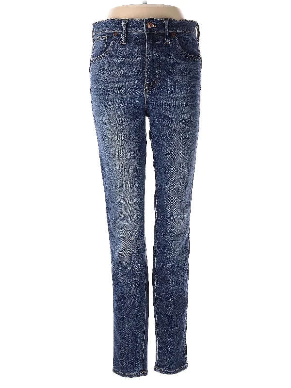 Mid-Rise Straight-leg Jeans in Medium Wash